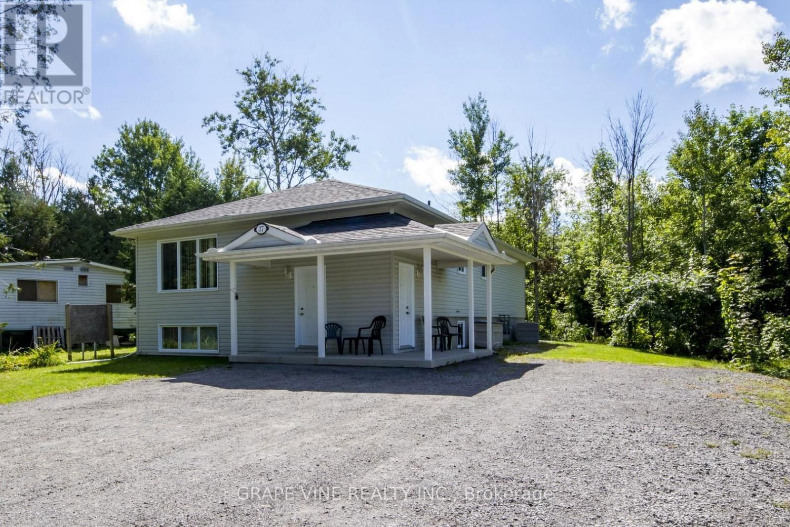 37 CLOVERLOFT COURT Image 1