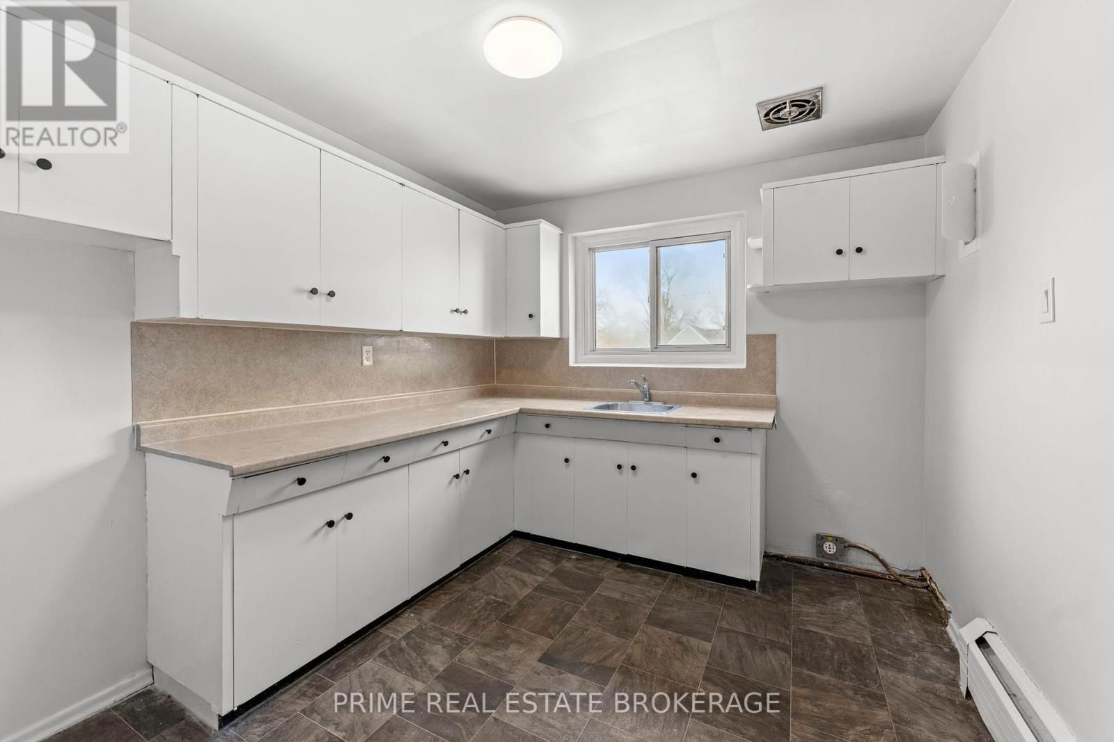 65 PRINCESS STREET WEST Image 34