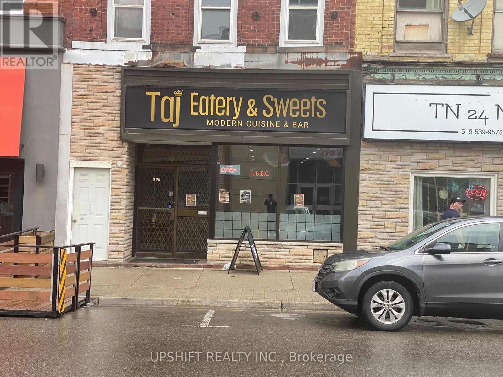 411 DUNDAS STREET Image 1
