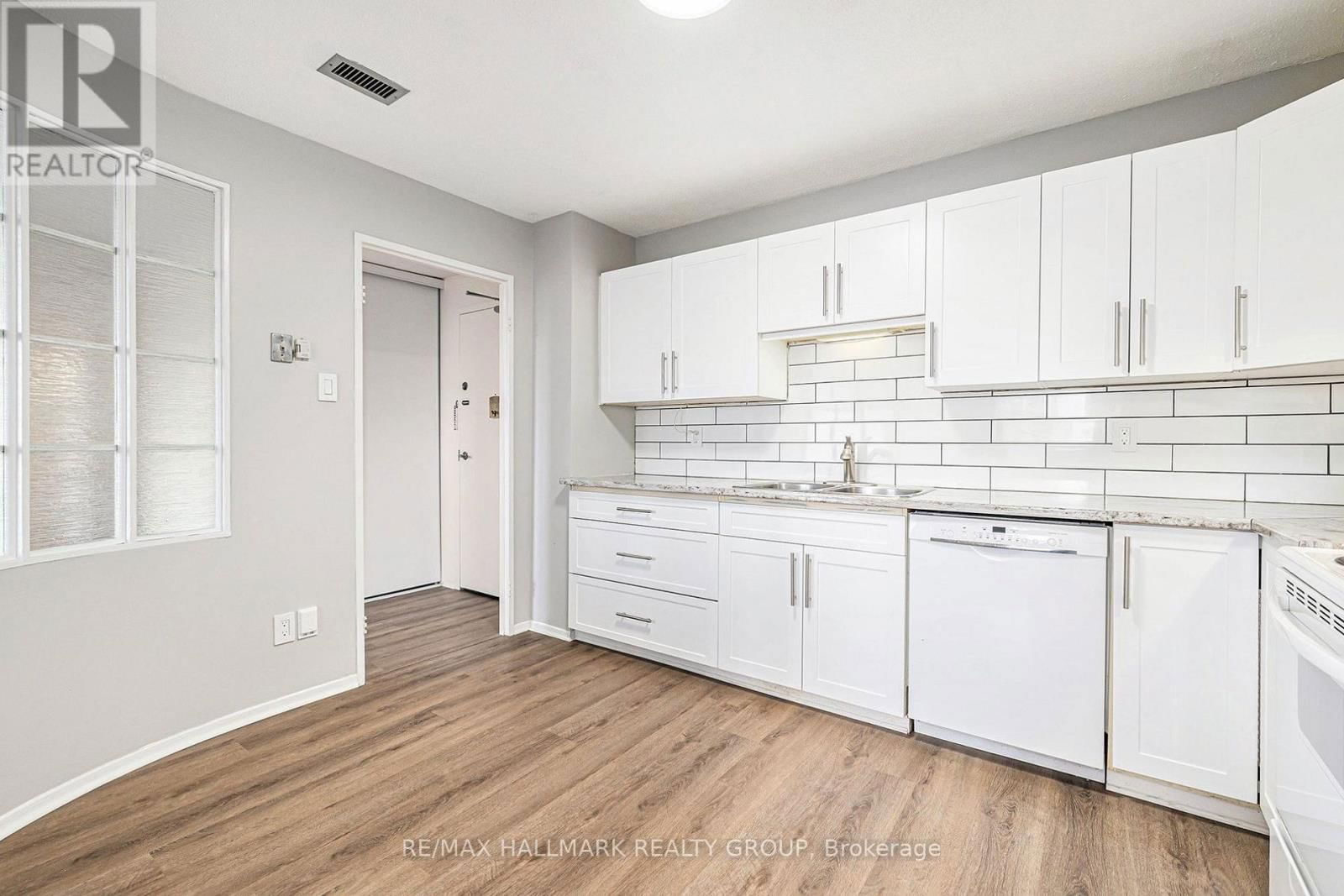 101 - 50 EMMERSON AVENUE Image 10