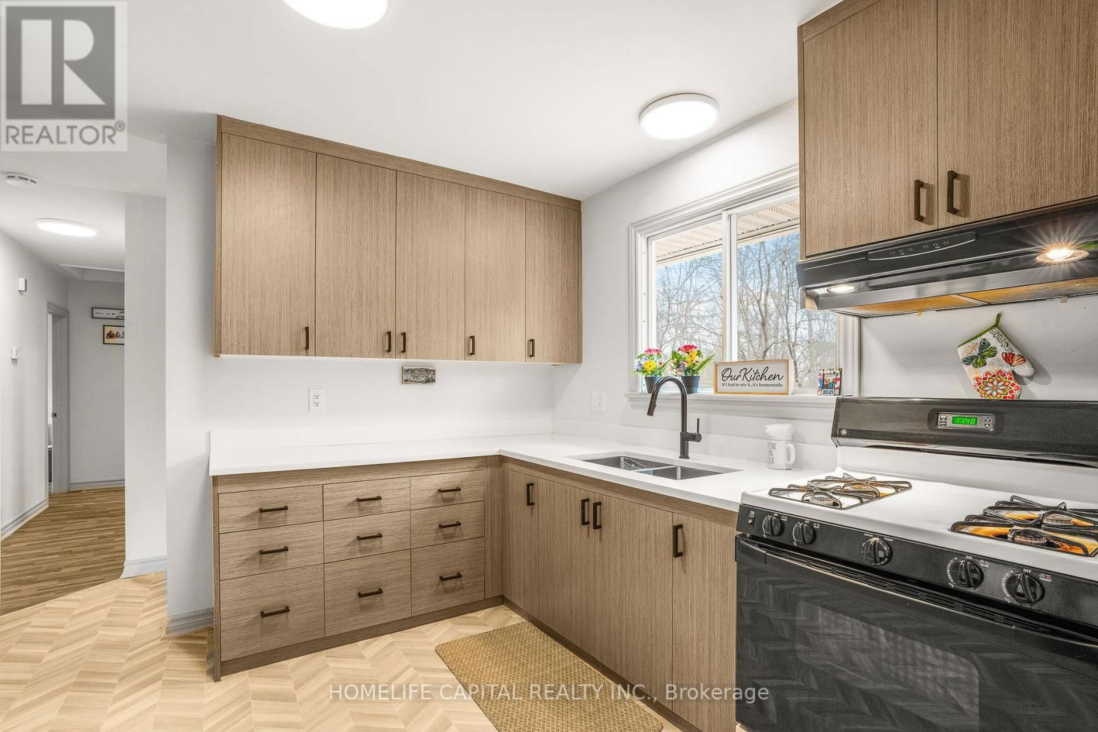 43 A NORWAY SPRUCE STREET Image 13