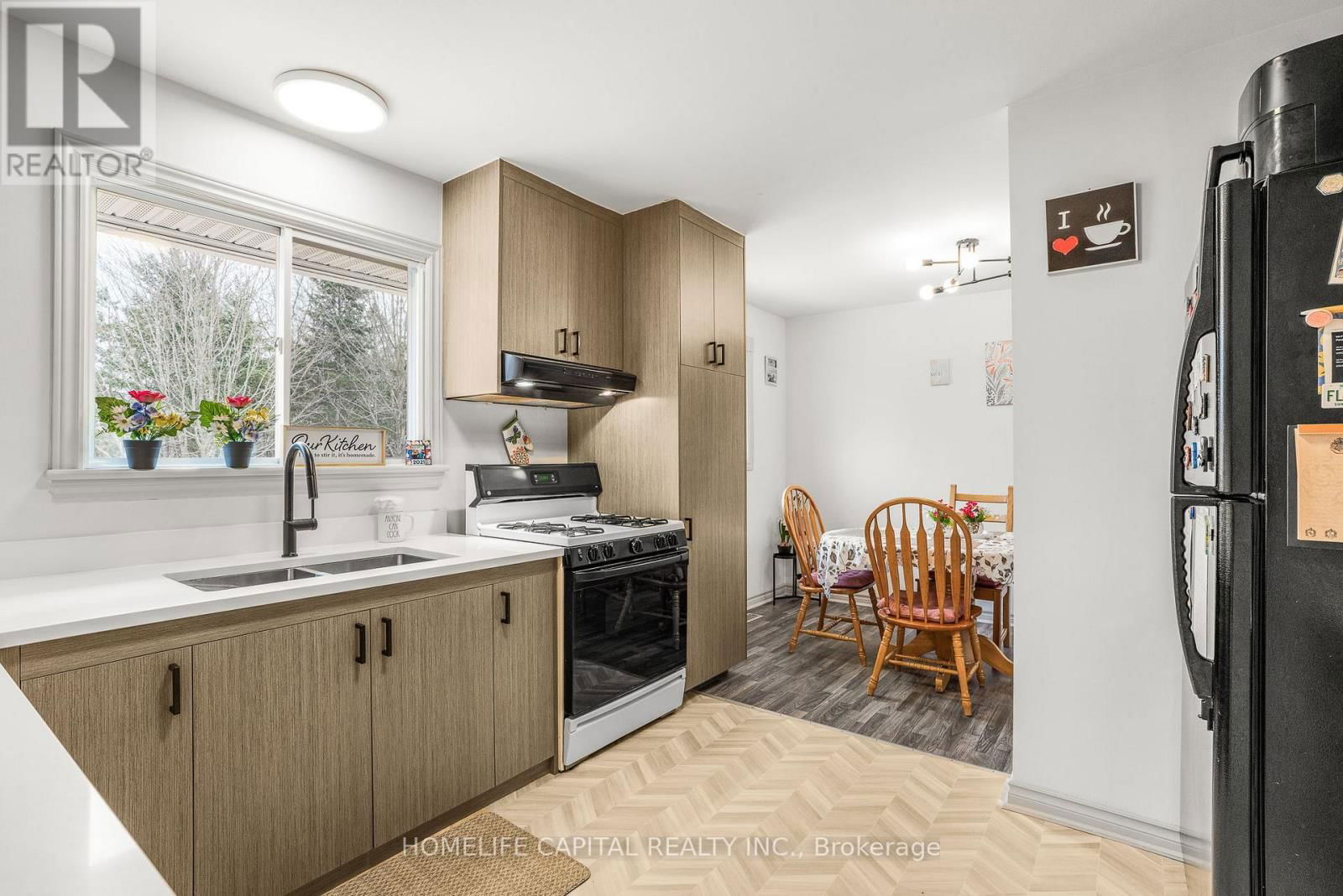 43 A NORWAY SPRUCE STREET Image 16
