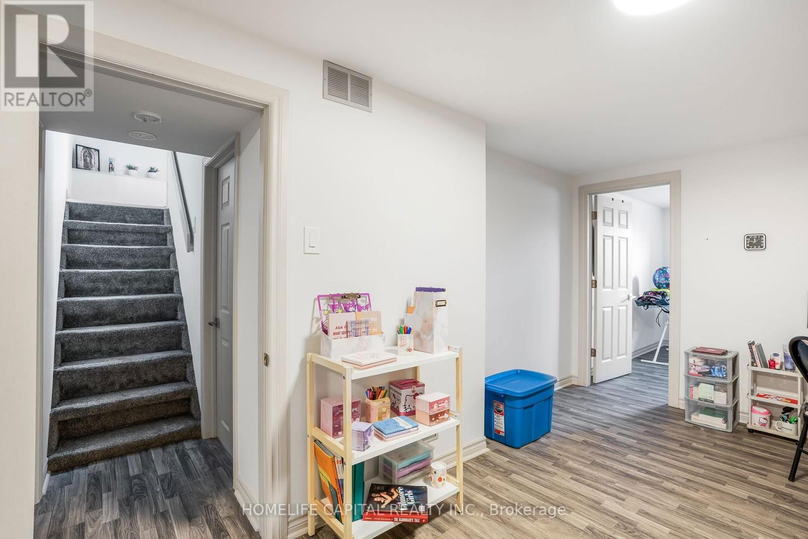 43 A NORWAY SPRUCE STREET Image 23