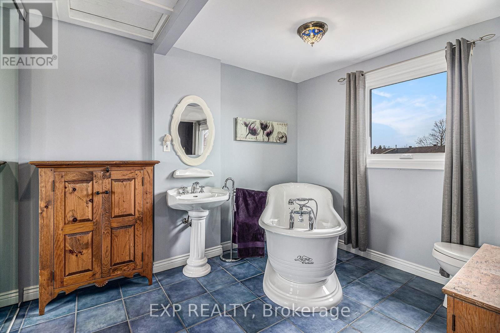 374 MOCKINGBIRD DRIVE Image 19