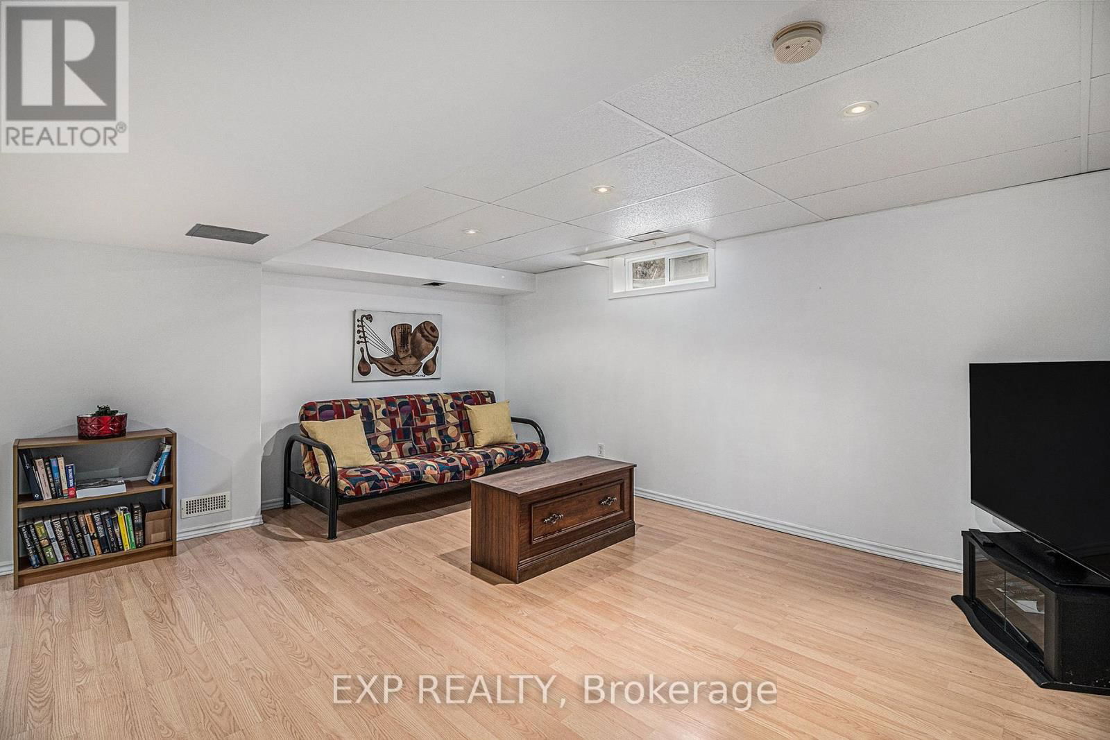 374 MOCKINGBIRD DRIVE Image 25