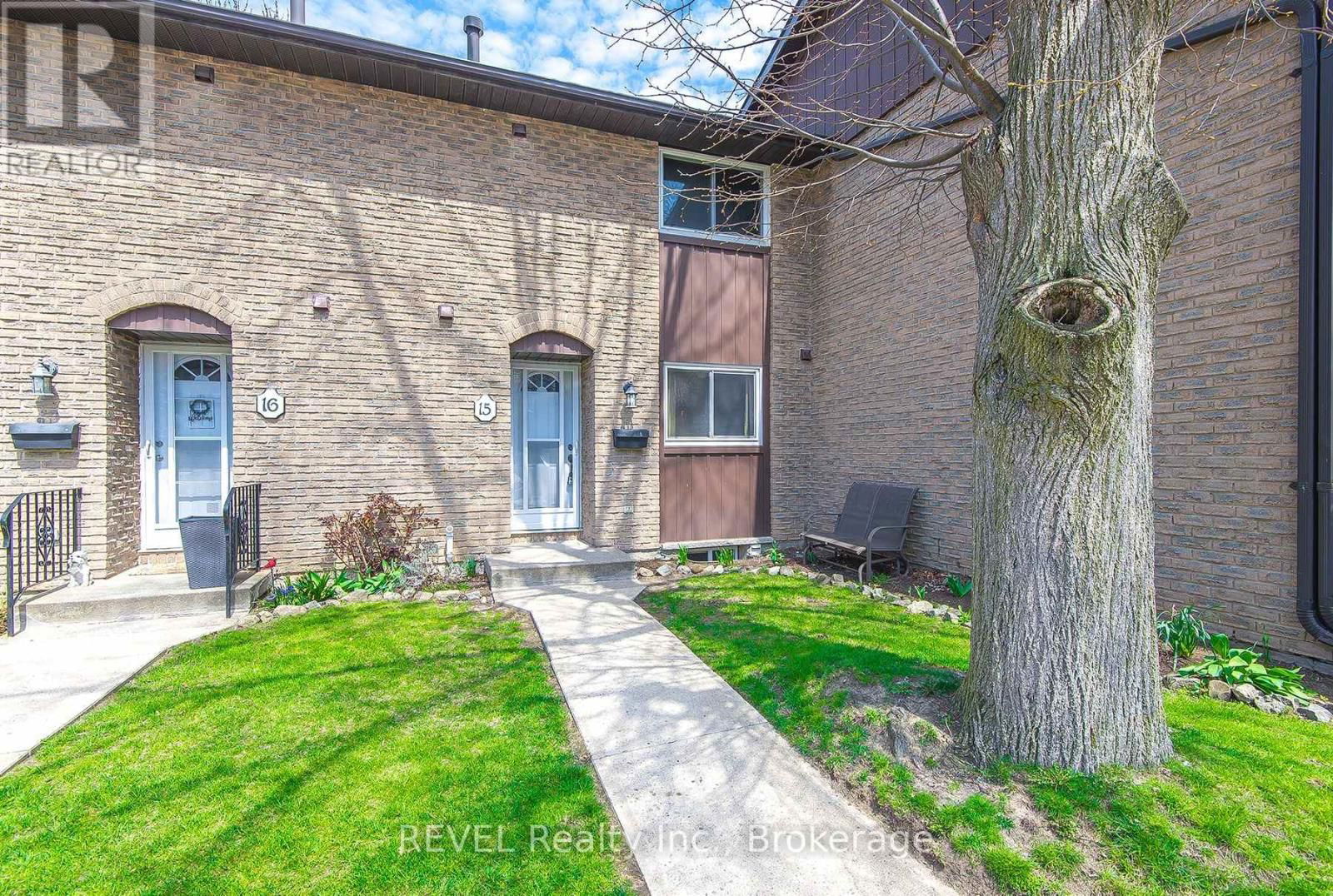 15 - 151 LINWELL ROAD Image 1