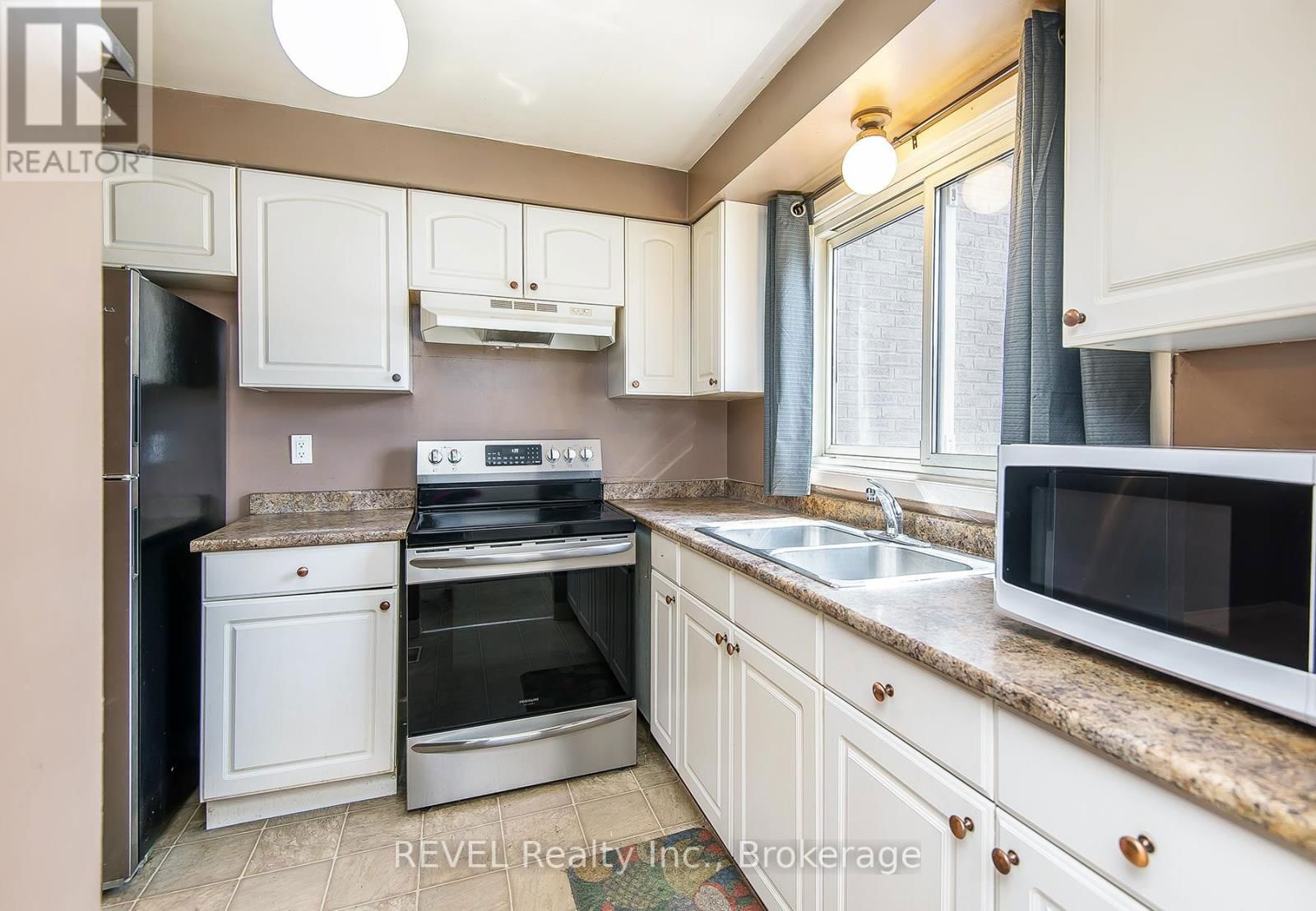 15 - 151 LINWELL ROAD Image 10