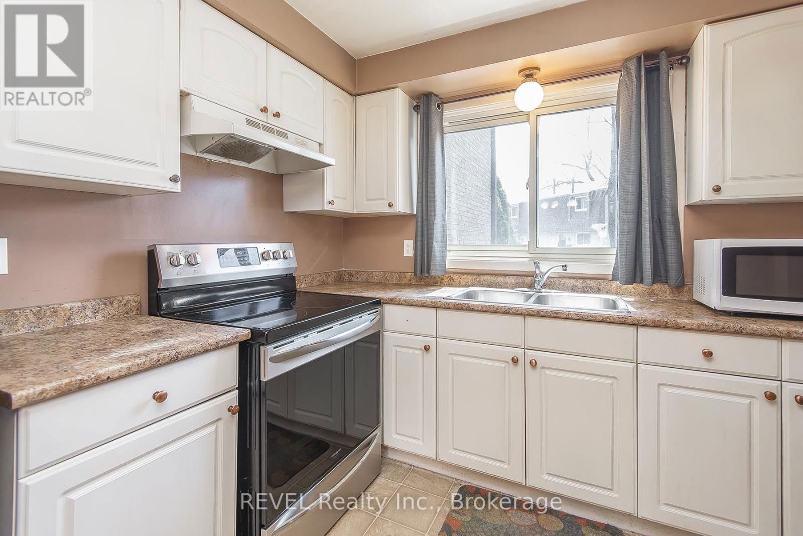 15 - 151 LINWELL ROAD Image 11
