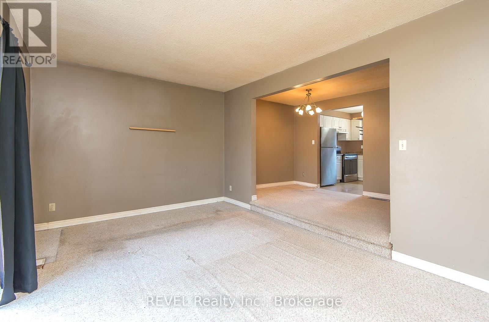 15 - 151 LINWELL ROAD Image 9