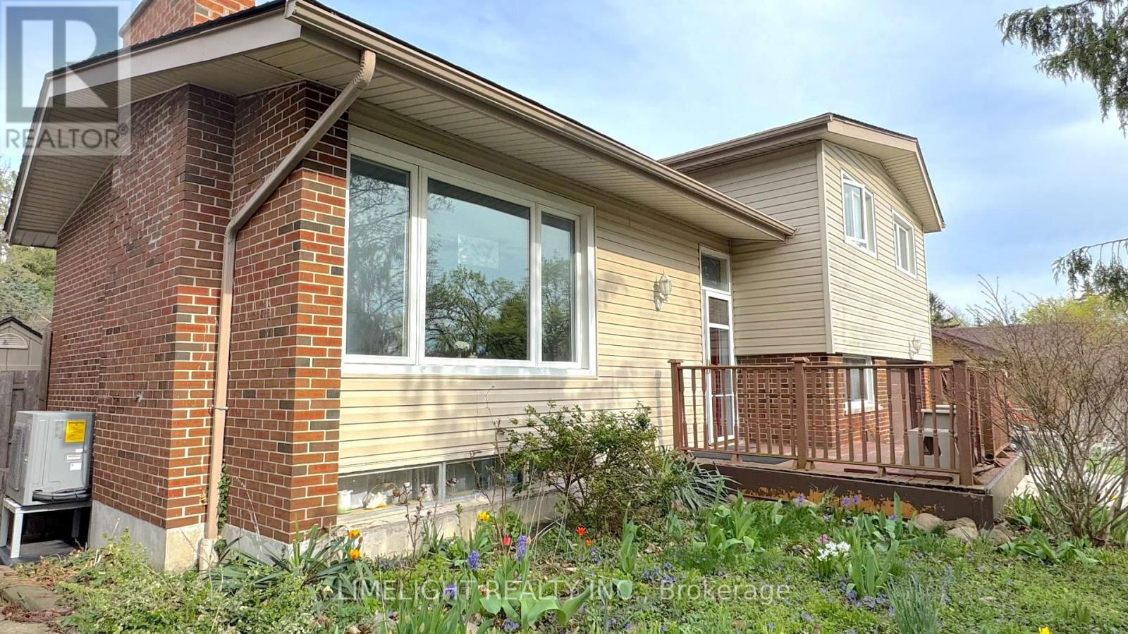 288 PANORAMA CRESCENT Image 18