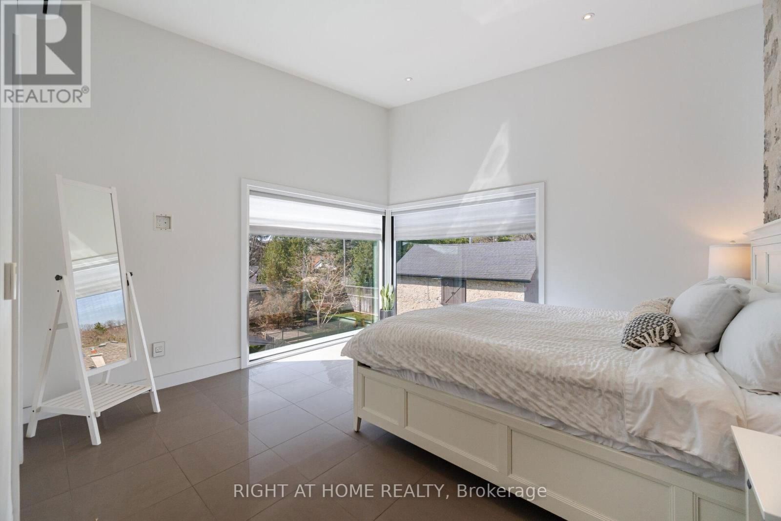 82 GLENMORRIS STREET Image 32