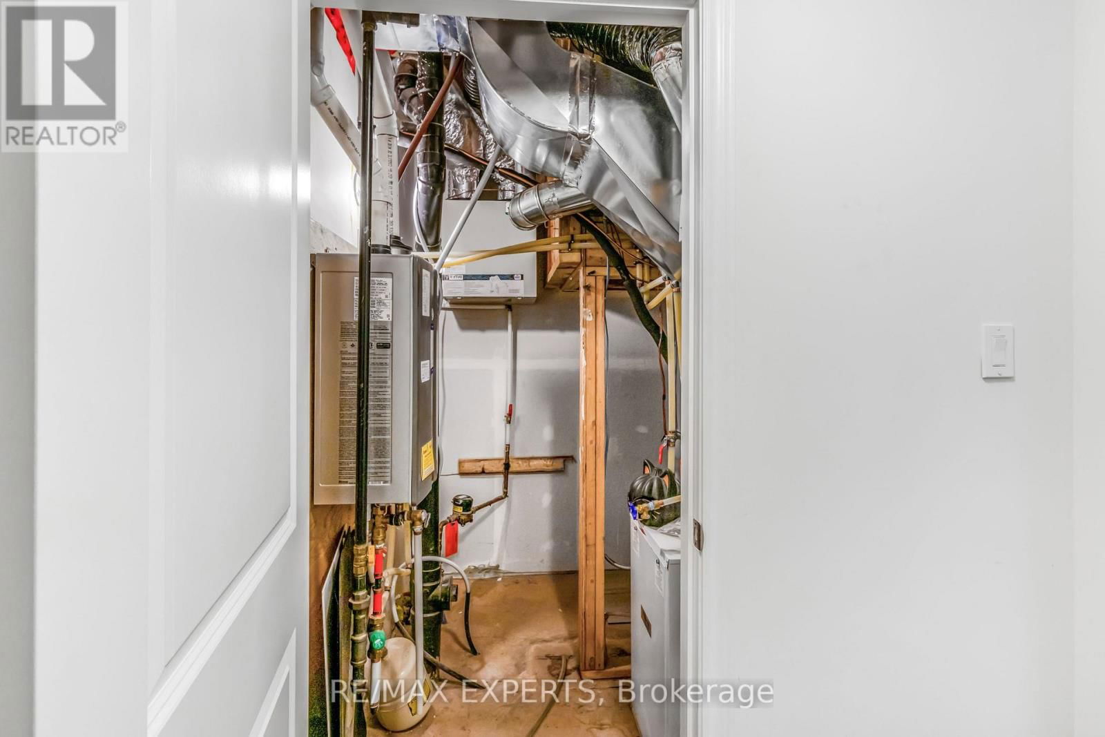 75 DRYDEN LANE Image 32