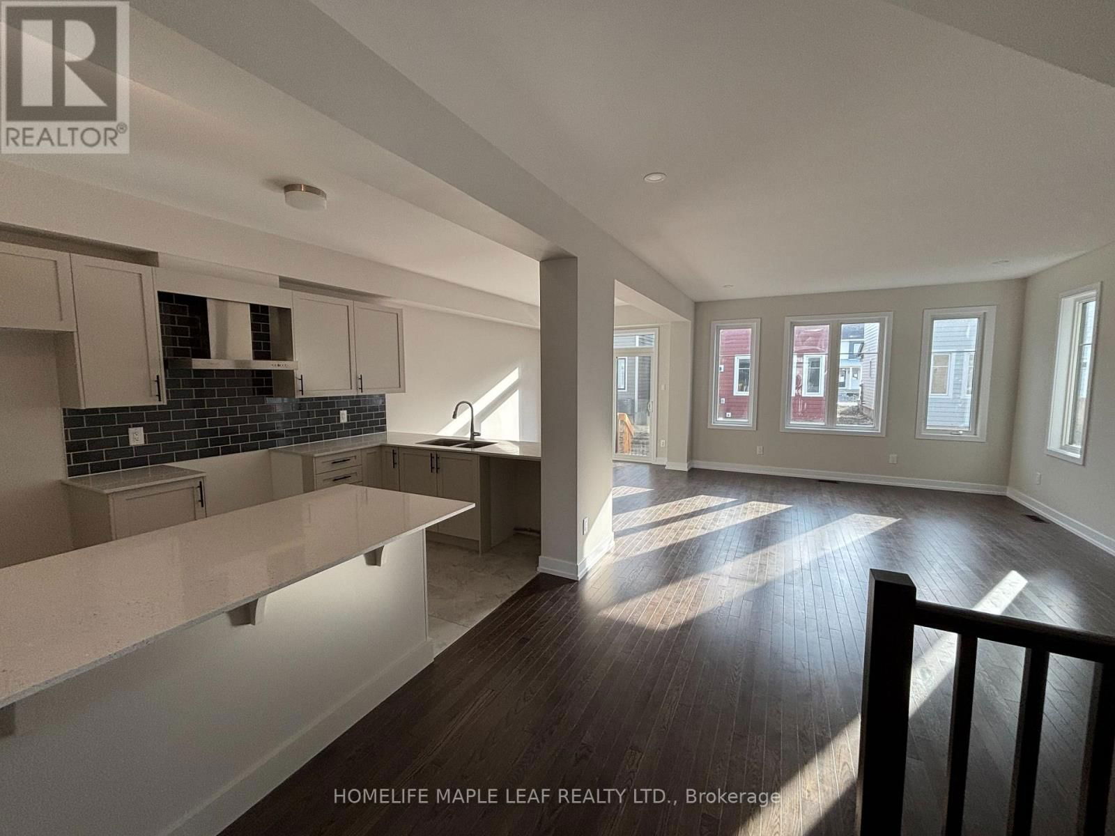 2051 POSTILION STREET EAST Image 4
