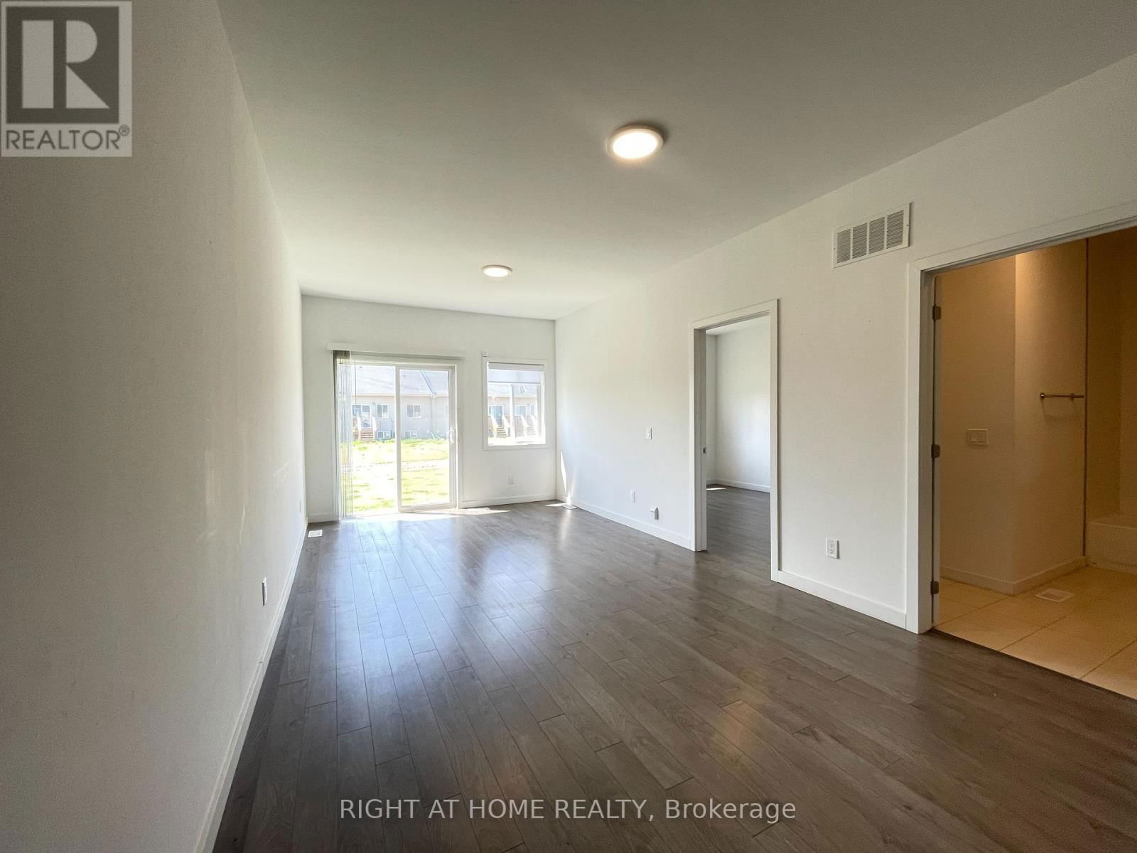 400 ALBERTA STREET Image 11