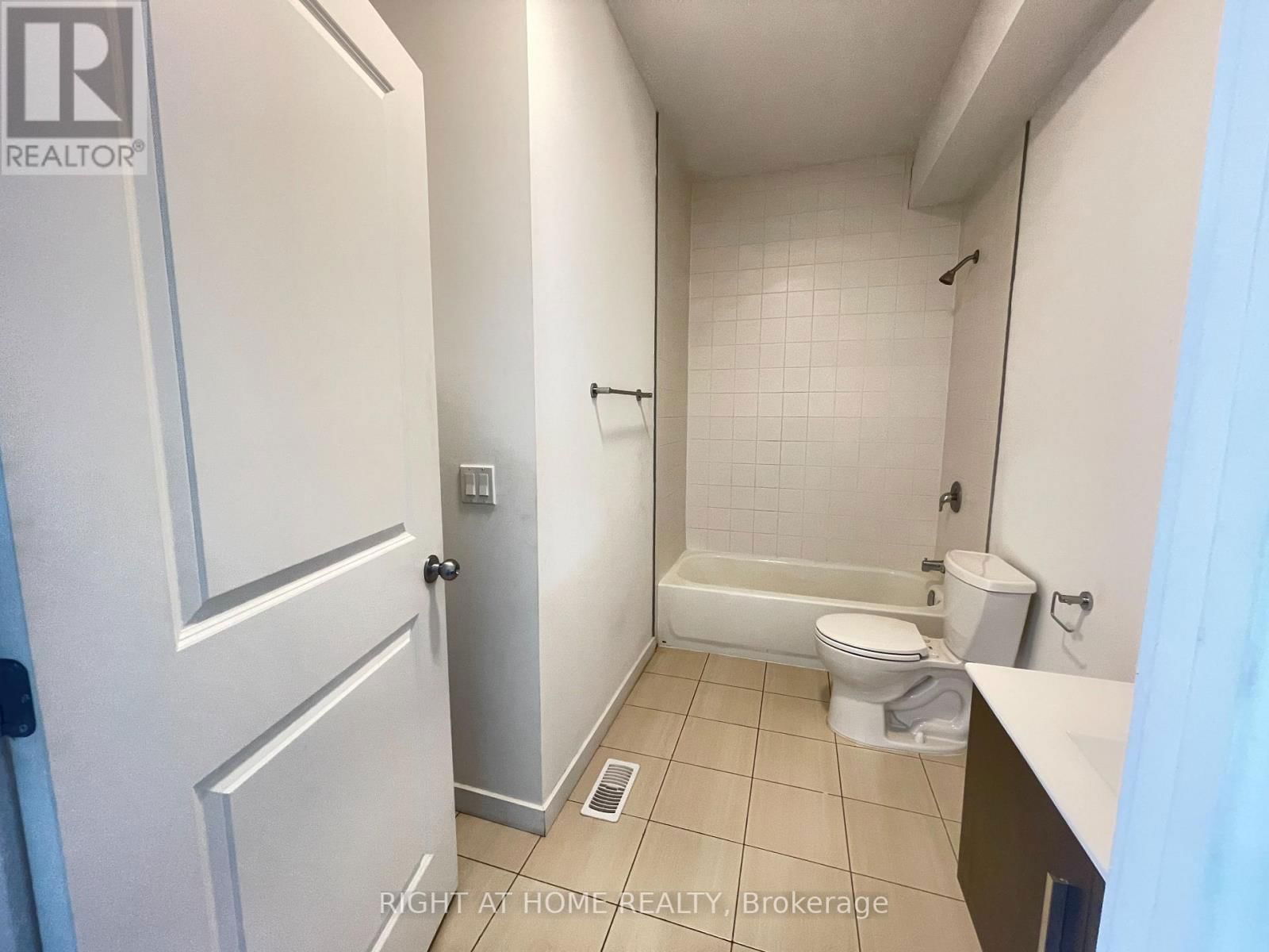 400 ALBERTA STREET Image 35