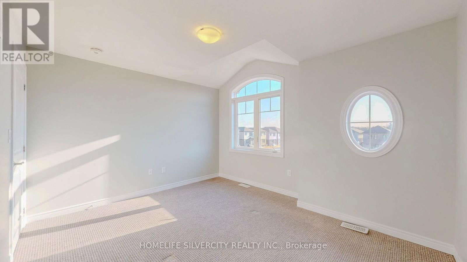 28 HOLDER DRIVE Image 18