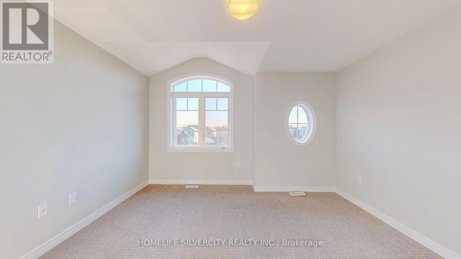 28 HOLDER DRIVE Image 19