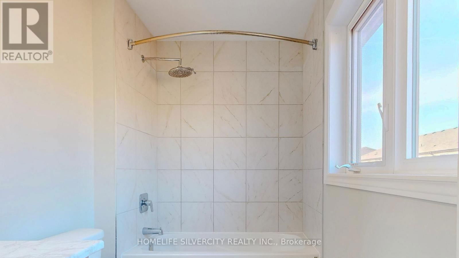 28 HOLDER DRIVE Image 20