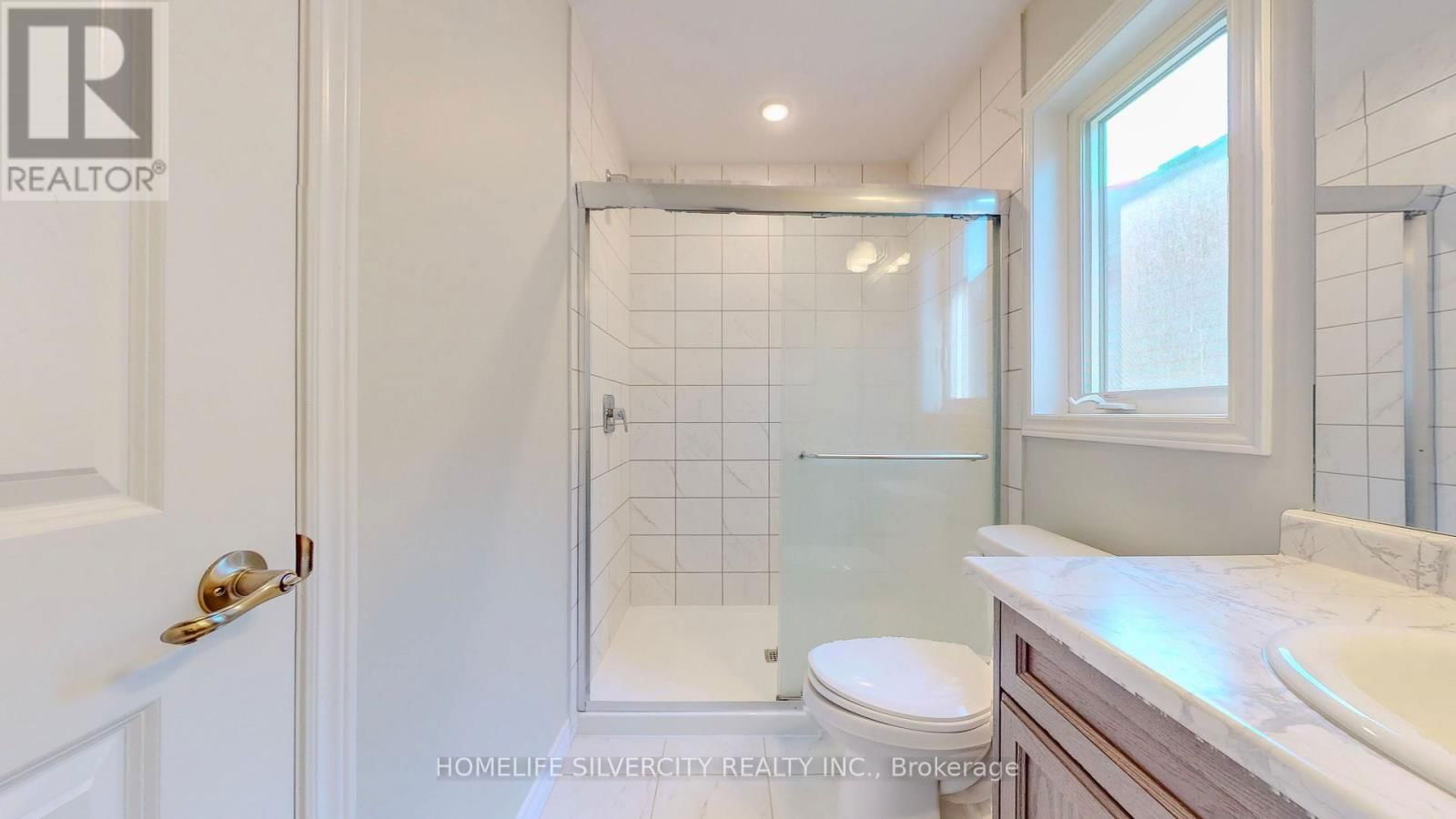 28 HOLDER DRIVE Image 23