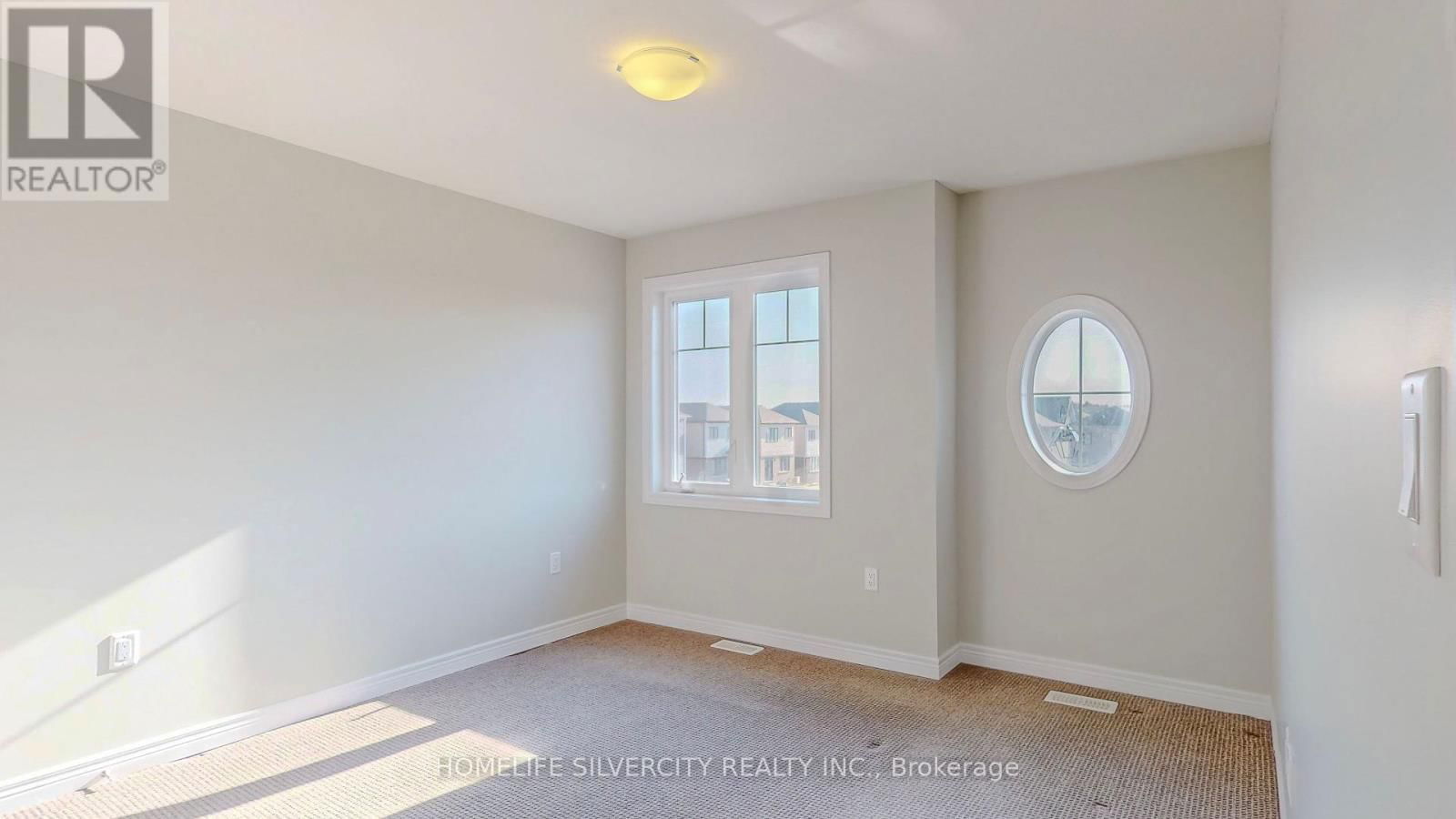 28 HOLDER DRIVE Image 26