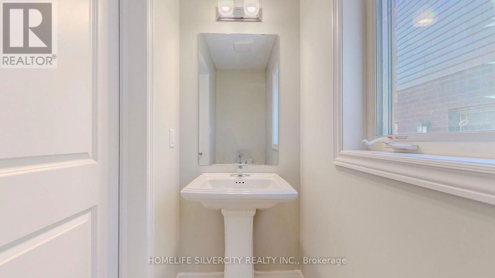 28 HOLDER DRIVE Image 9