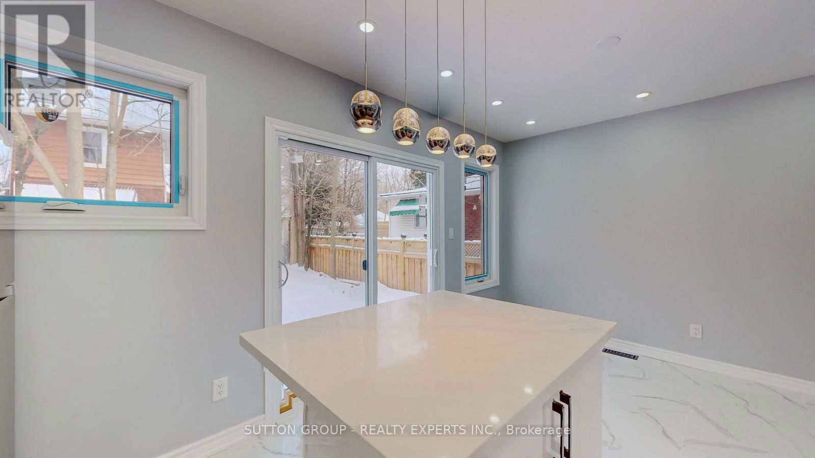 4357 SENECA STREET Image 10