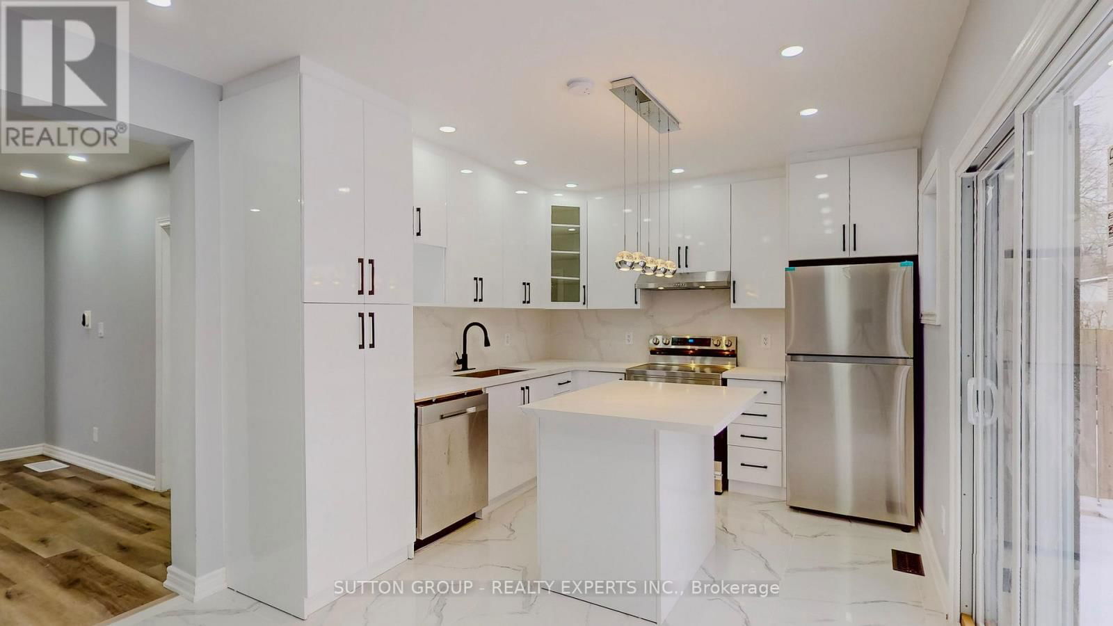 4357 SENECA STREET Image 9