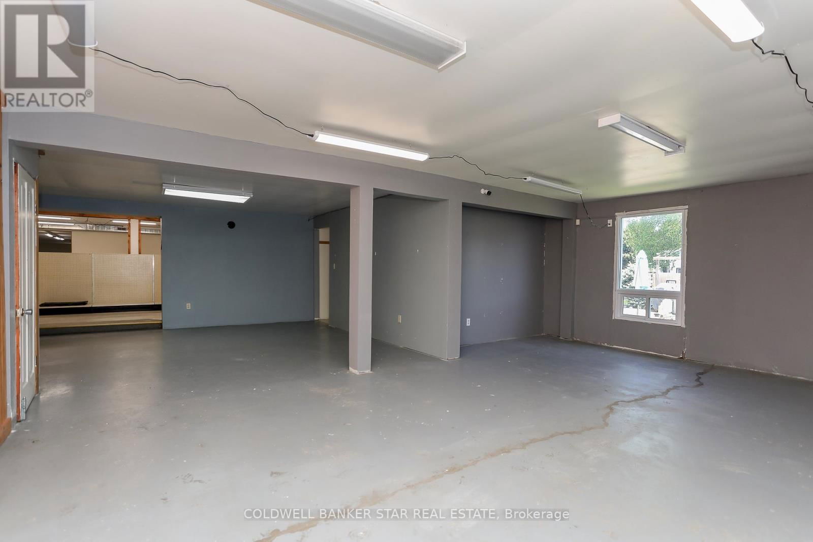 5048 IMPERIAL ROAD Image 17