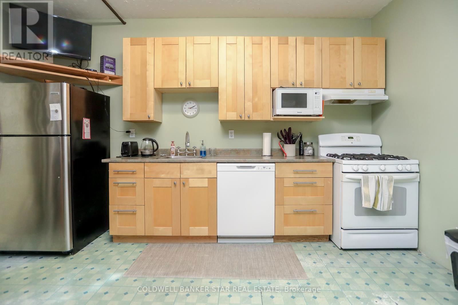 5048 IMPERIAL ROAD Image 35