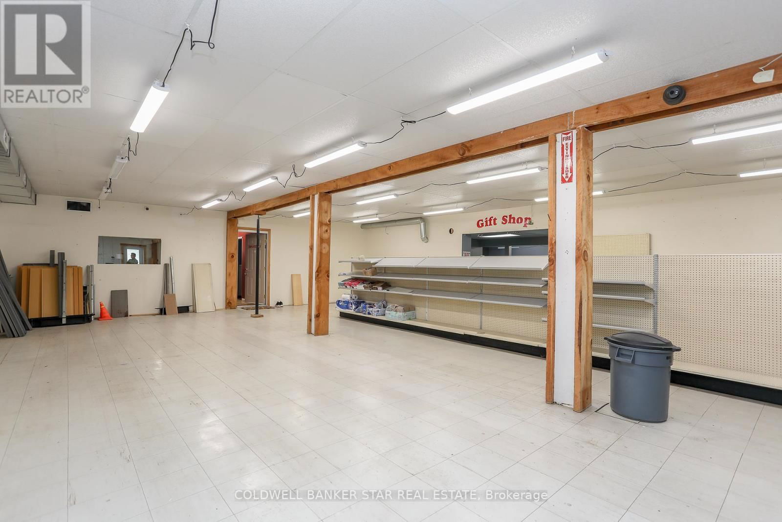 5048 IMPERIAL ROAD Image 9
