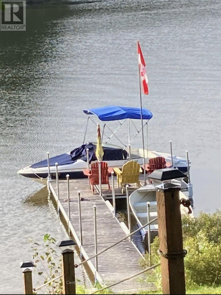 16 MACHAR POINT Image 7