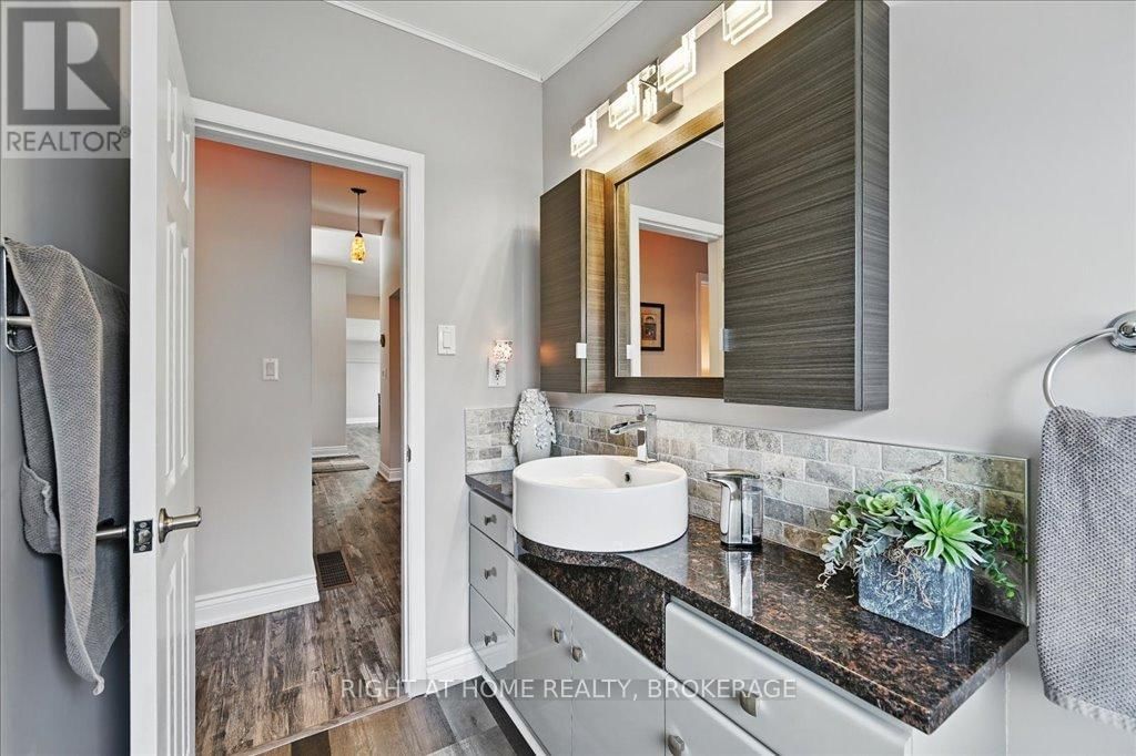 31 TAYLOR CRESCENT Image 25