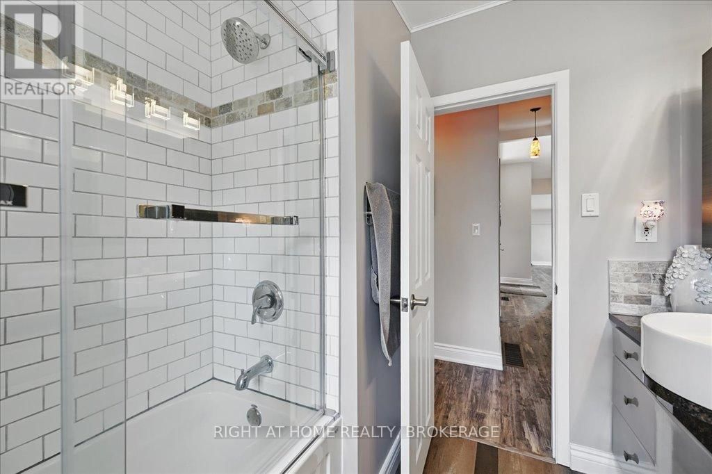 31 TAYLOR CRESCENT Image 26