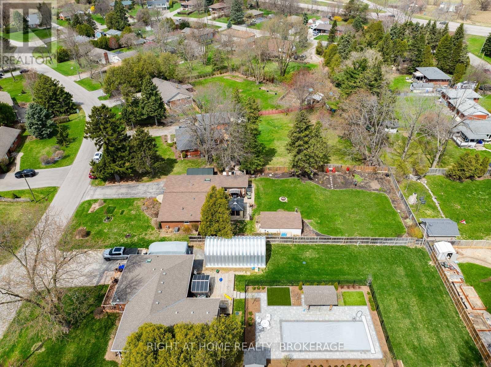 31 TAYLOR CRESCENT Image 39