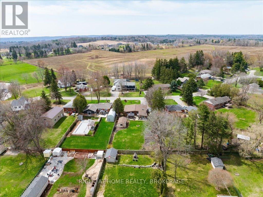 31 TAYLOR CRESCENT Image 40