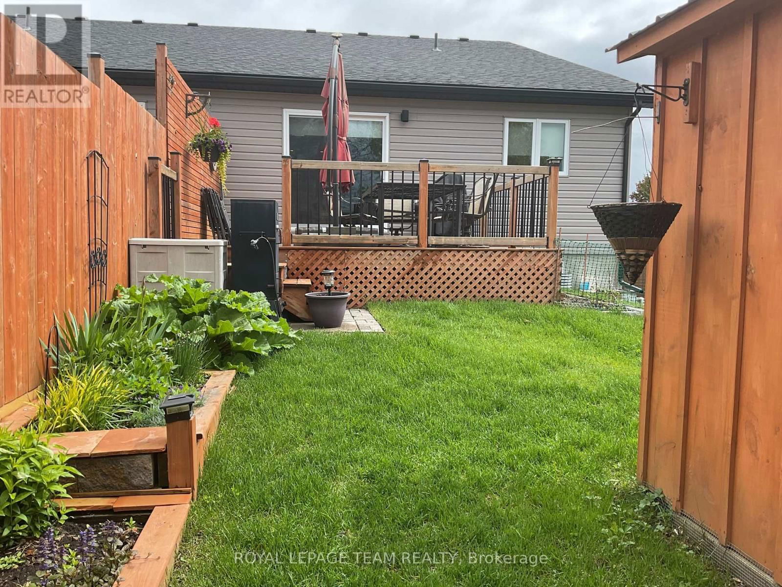 301 NAPIER COURT NORTHWEST Image 21