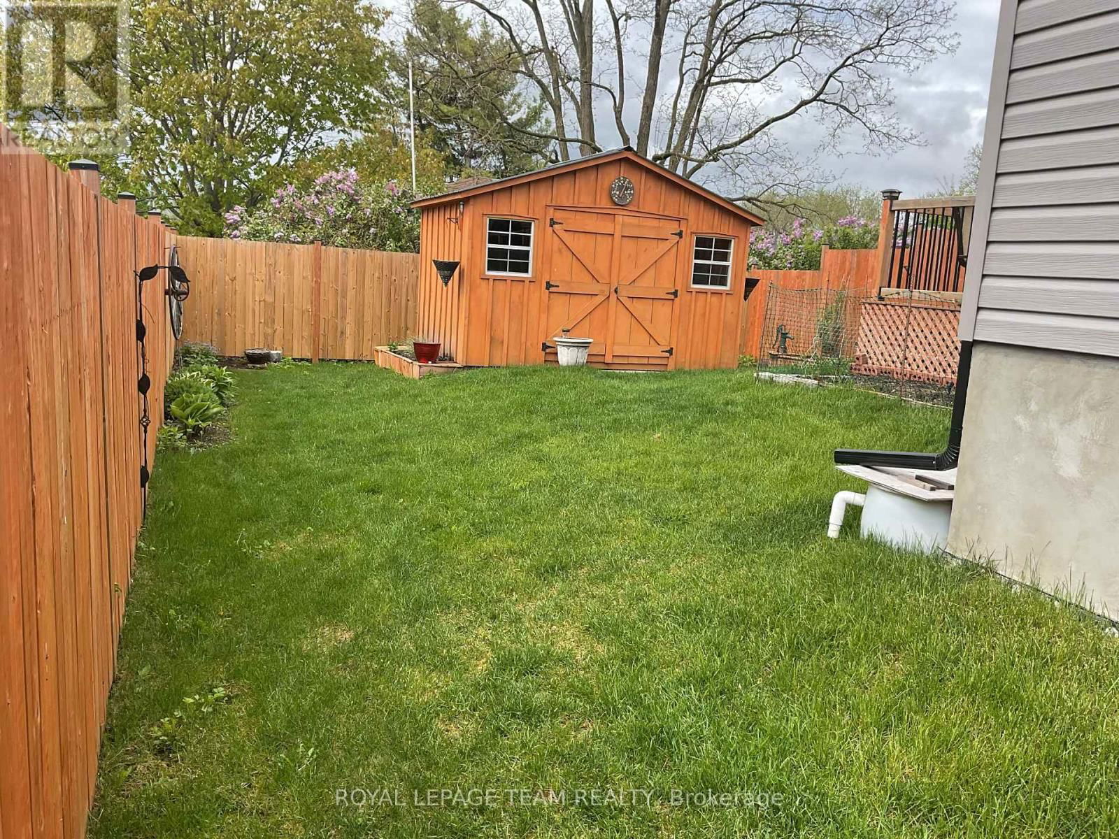 301 NAPIER COURT NORTHWEST Image 25