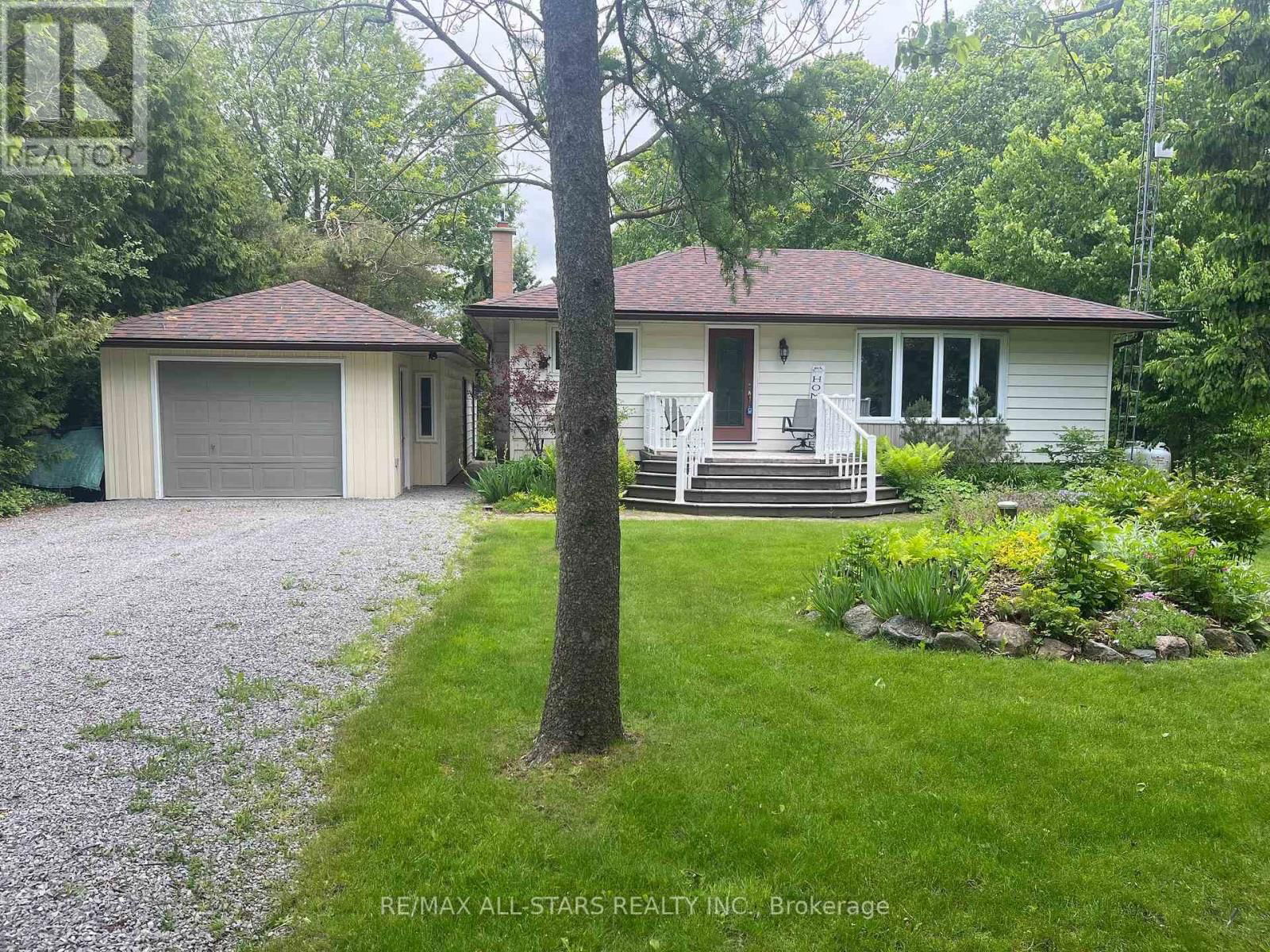 690 POST ROAD Image 1
