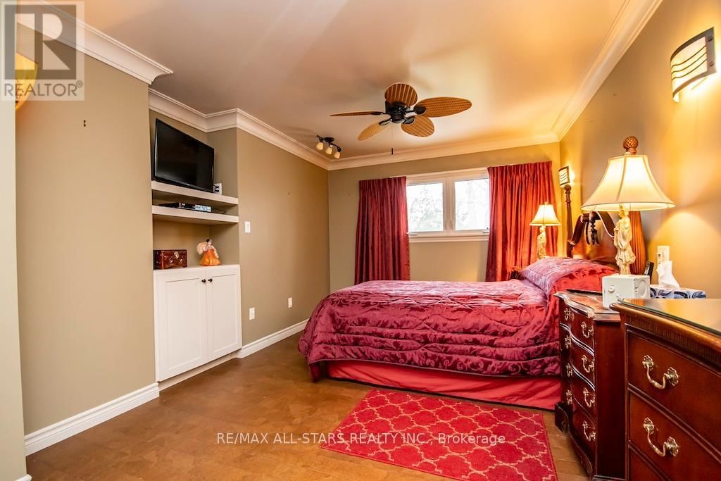 690 POST ROAD Image 18