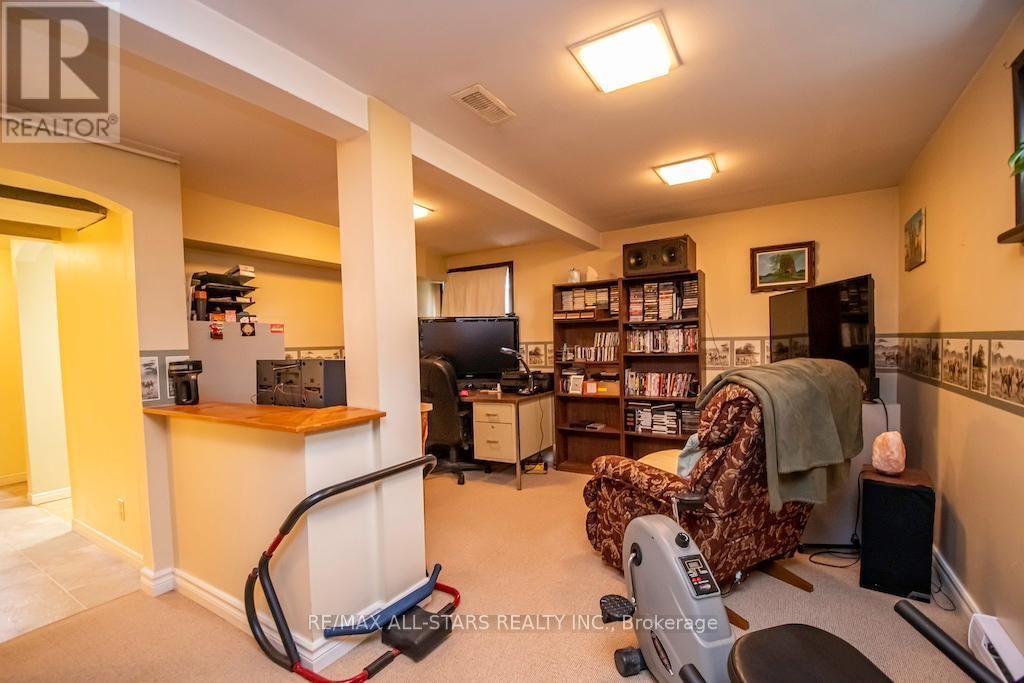 690 POST ROAD Image 26