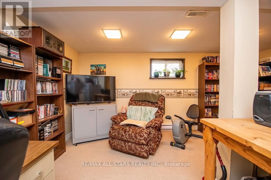 690 POST ROAD Image 27