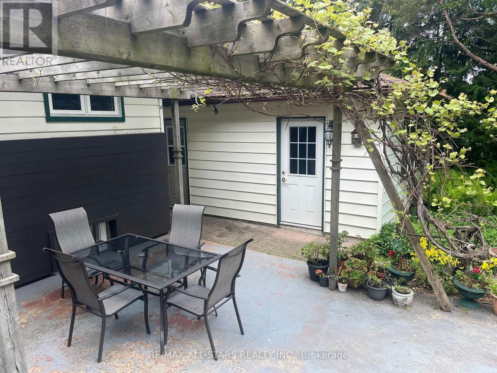 690 POST ROAD Image 34