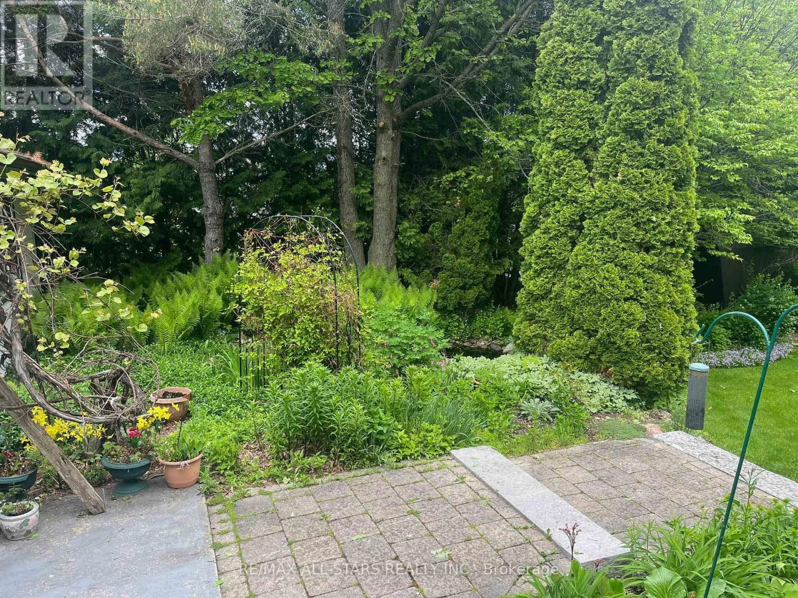 690 POST ROAD Image 38