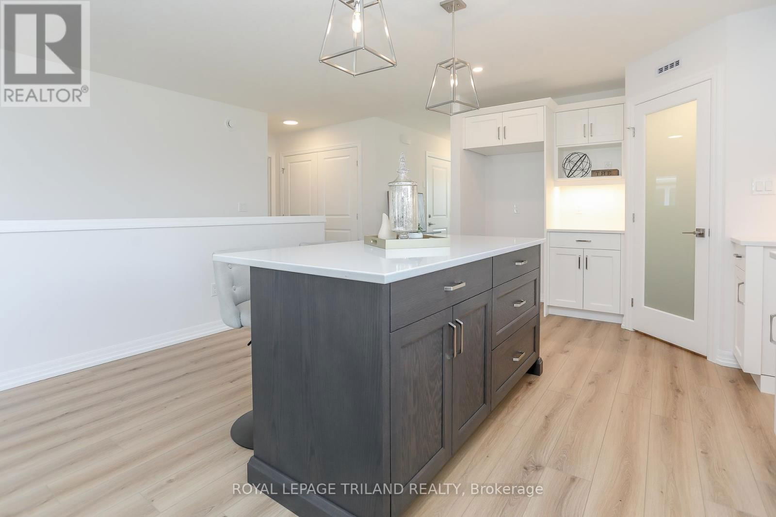 168 RENAISSANCE DRIVE Image 16