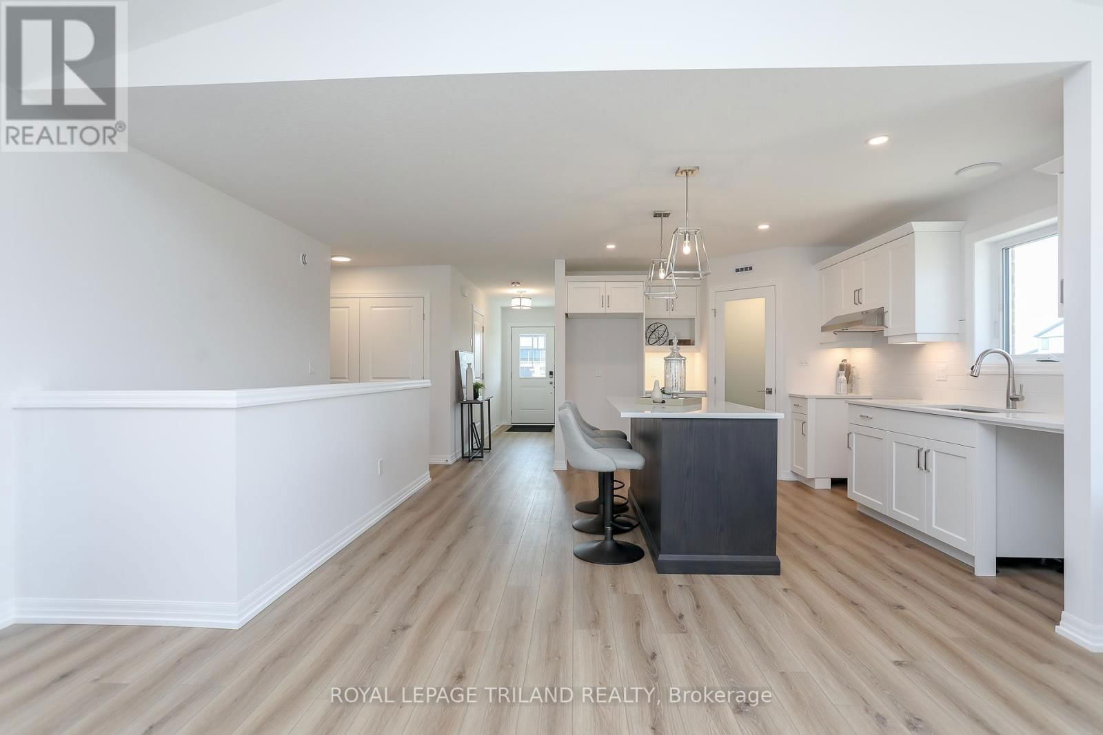 168 RENAISSANCE DRIVE Image 23