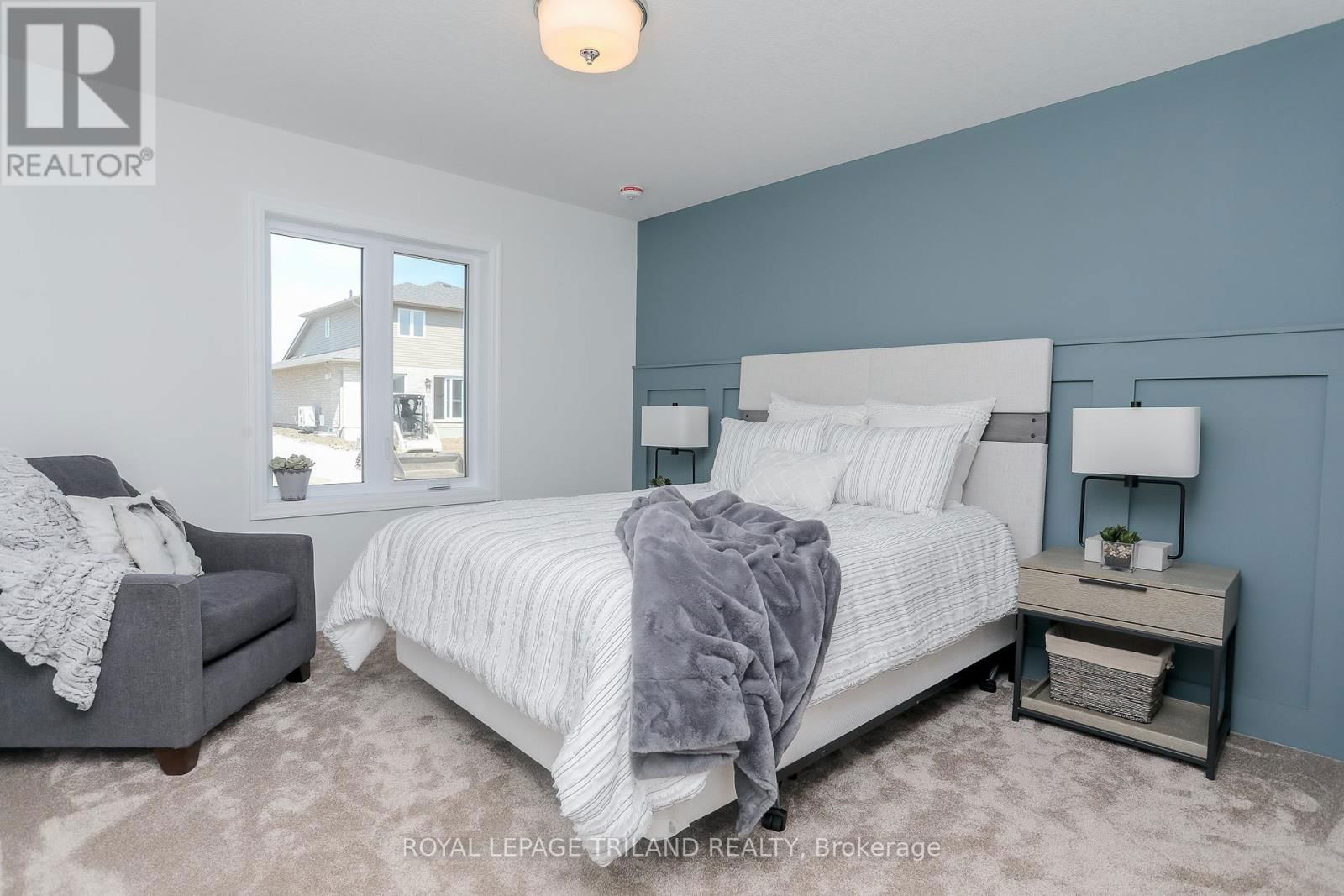 168 RENAISSANCE DRIVE Image 26