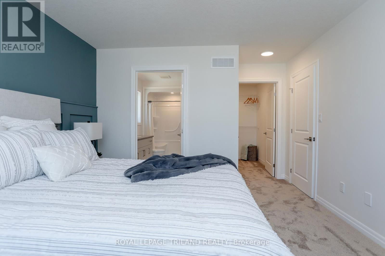 168 RENAISSANCE DRIVE Image 27