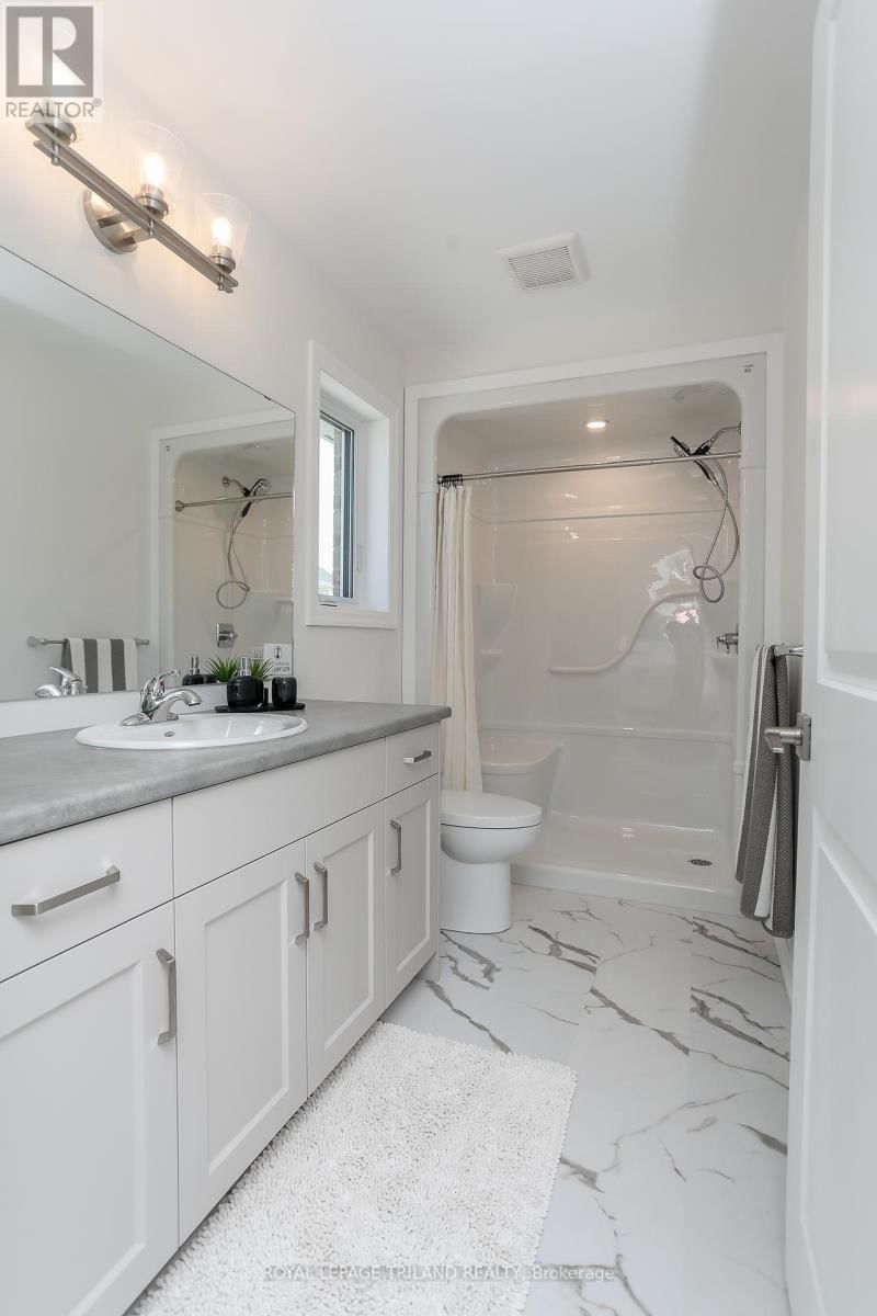 168 RENAISSANCE DRIVE Image 28