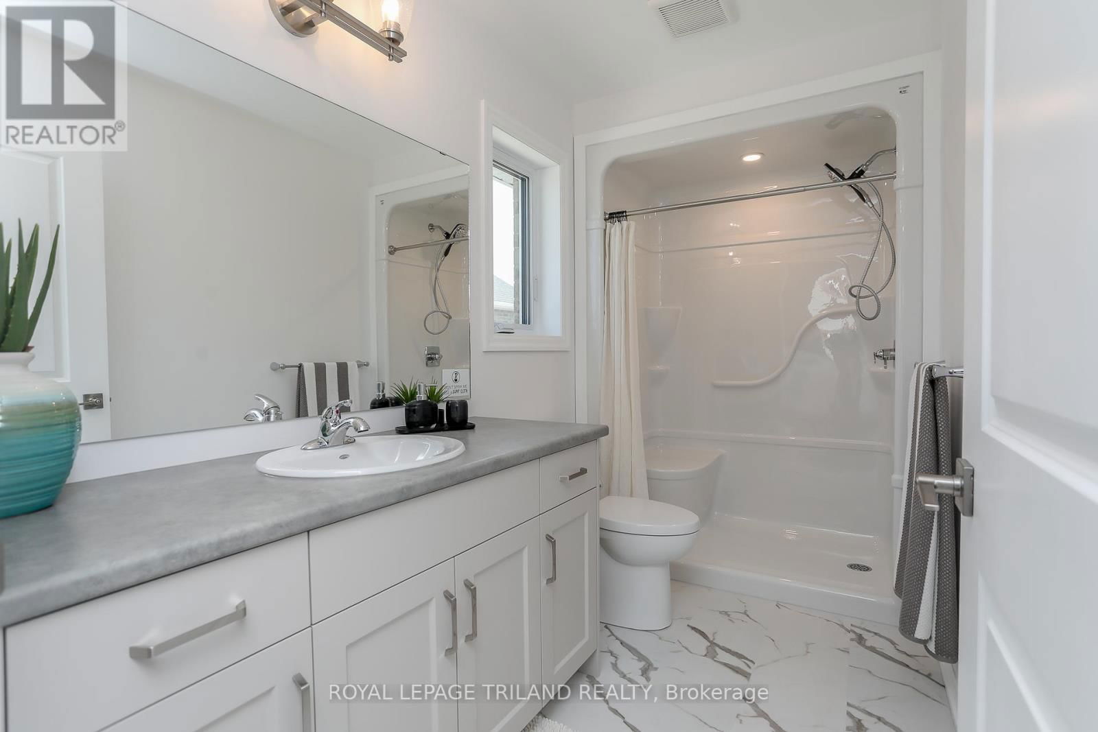 168 RENAISSANCE DRIVE Image 29