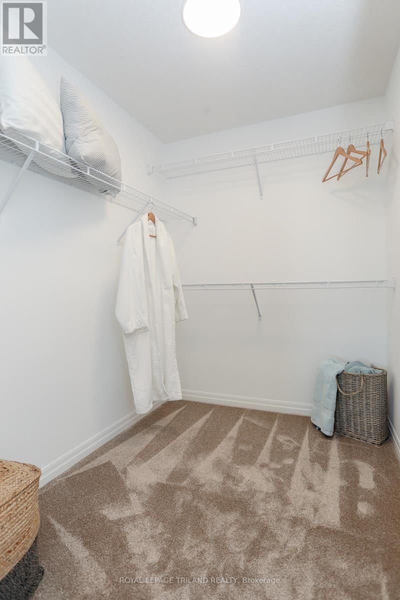 168 RENAISSANCE DRIVE Image 30